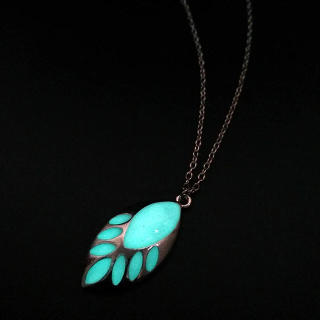 Collier pendentif dragon lumineux