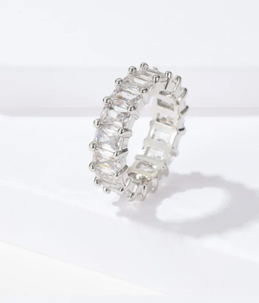 Anillos de eternidad con acabado helado