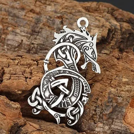 Collar con colgante de dragón vikingo