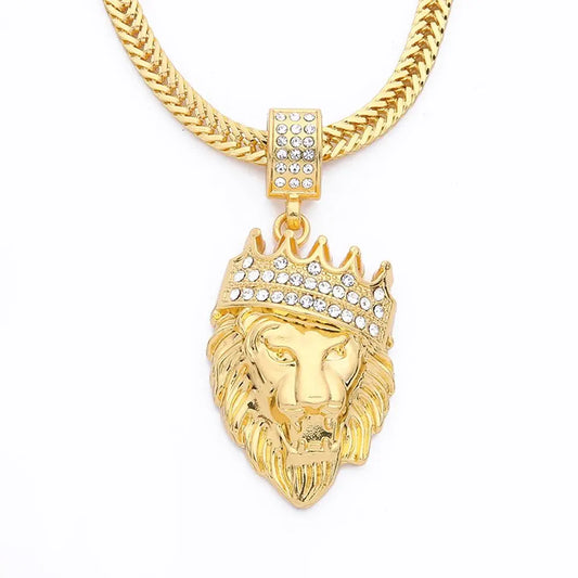 Collar majestuoso con cabeza de león