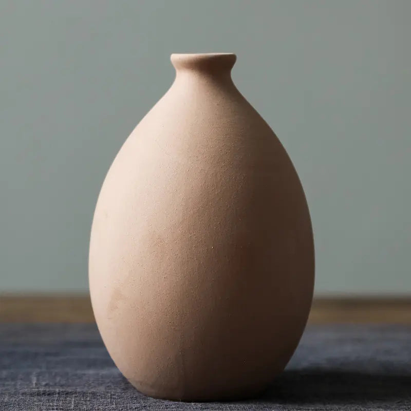 Minimalist Nordic Ceramic Vase – Elegant Frosted Finish