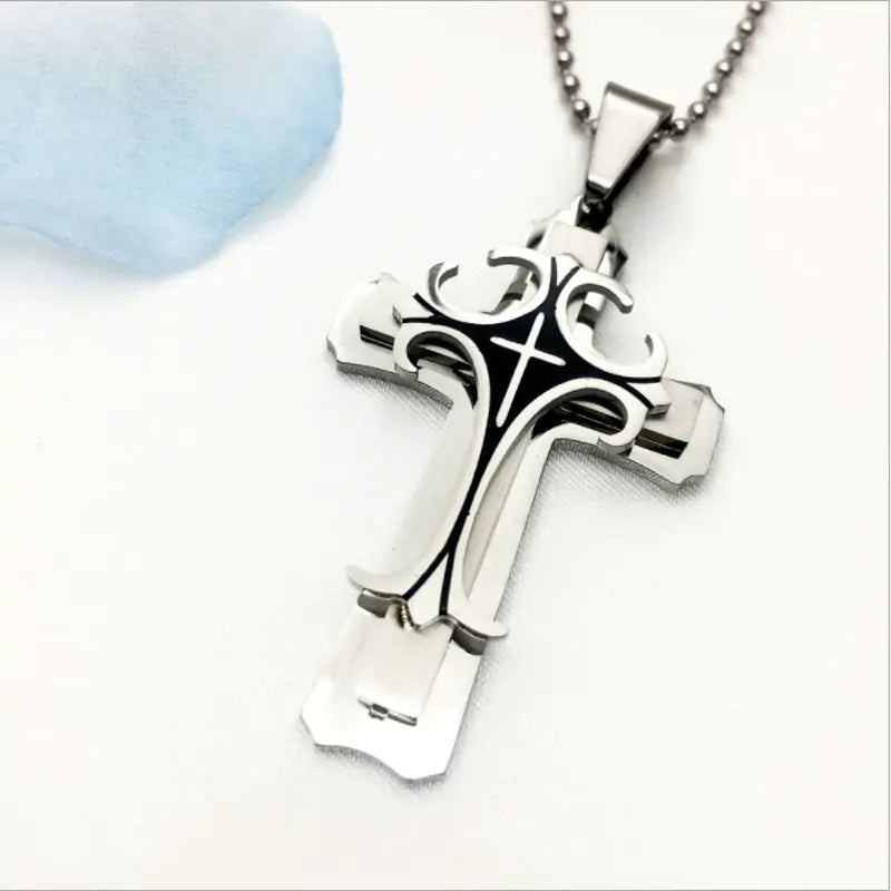 Collar de cruz cristiana