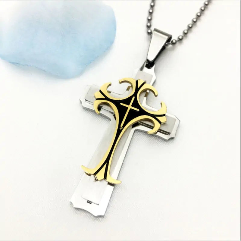 Collar de cruz cristiana