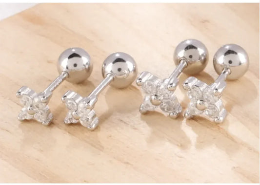 Pendientes de circonita con flor de trébol para mujer