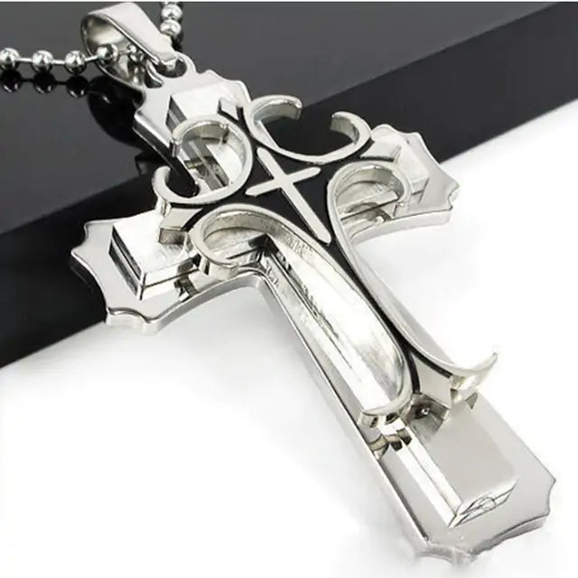 Collar de cruz cristiana