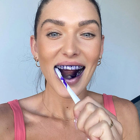 Suero corrector del color de los dientes, potenciador del blanqueamiento dental morado
