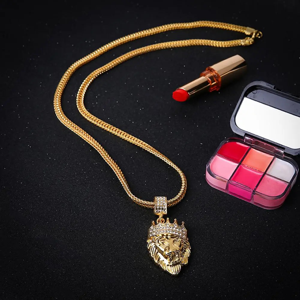 Collar majestuoso con cabeza de león