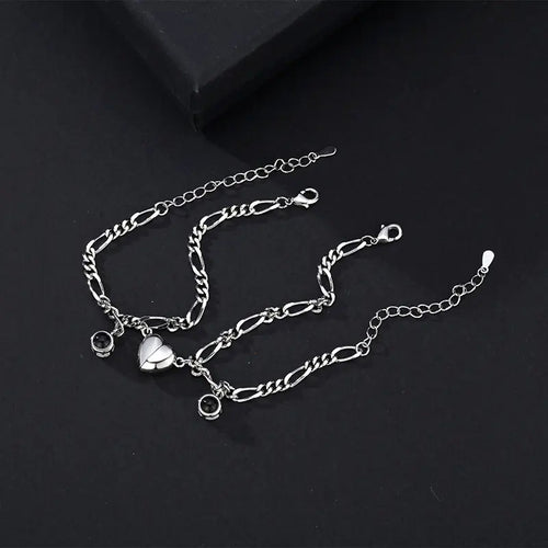 "Couple Bracelet with Simple Projection in 100 Languages"