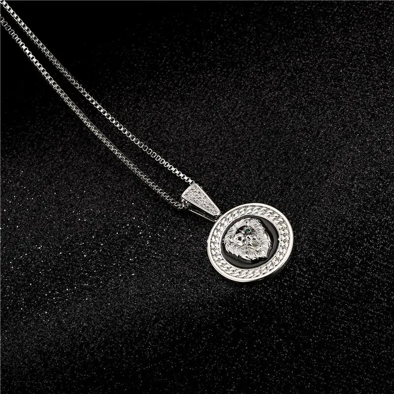 Collar con colgante de león en color dorado y plateado